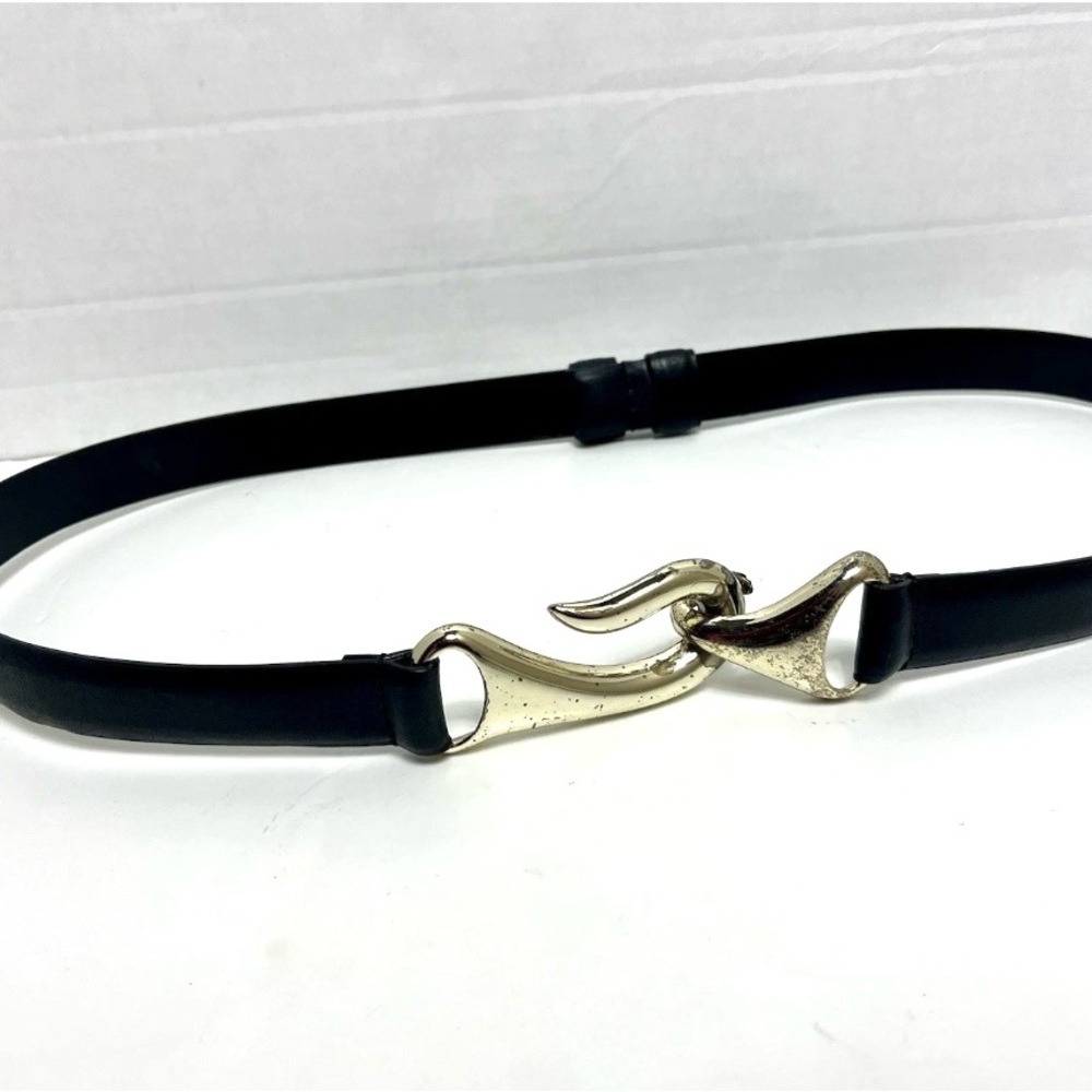 Chico’s Black Leather Belt w/ Fish Hook Buckle Size M-L Adjustable 25-42” Waist
